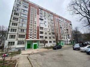 Apartament – str. Cuza Voda.